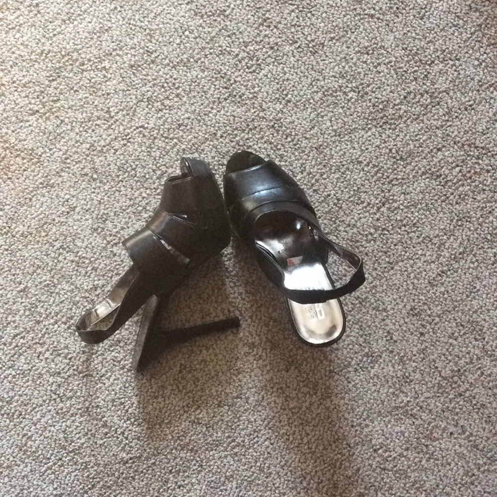 Shoe